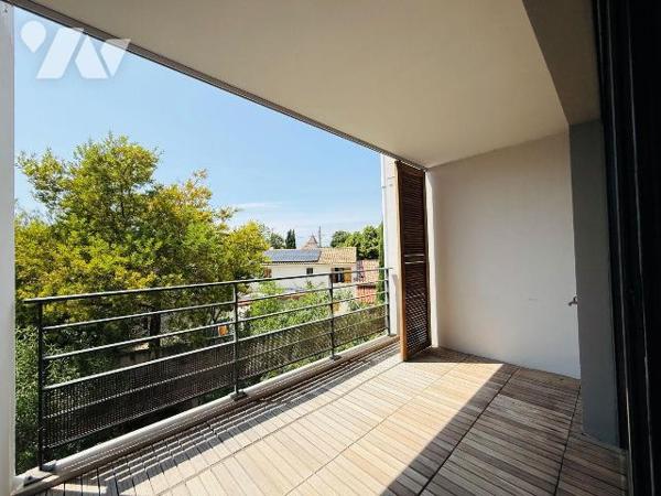 13008: SAINTE-ANNE T2/3 avec terrasse au calme et parking

Ce bel appartement se trouve dans ...