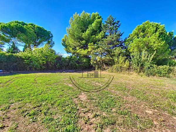 Cheval-Blanc (84460) TERRAIN A BATIR