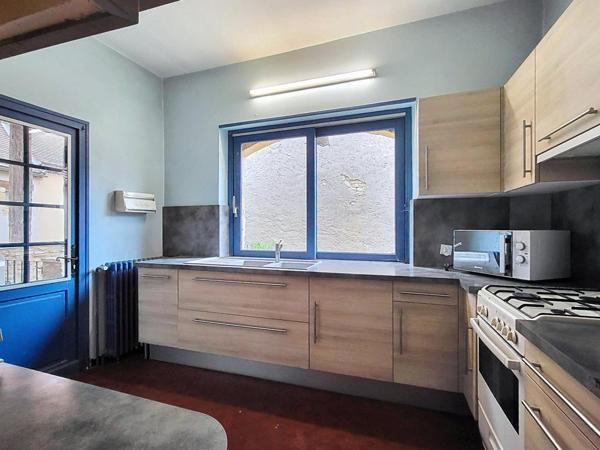 Belle Maison de village en pierre avec terrasse et garage