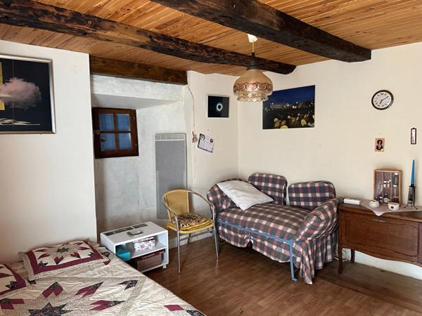 Authentique maison de hameau typiquement ardéchoise ? EN EXCLUSIVITÉ