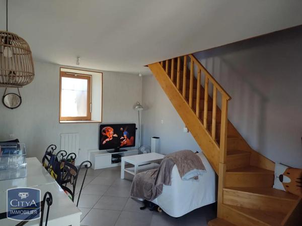 Maison à louer 3 pièces 51m² Yronde-et-Buron (63270)