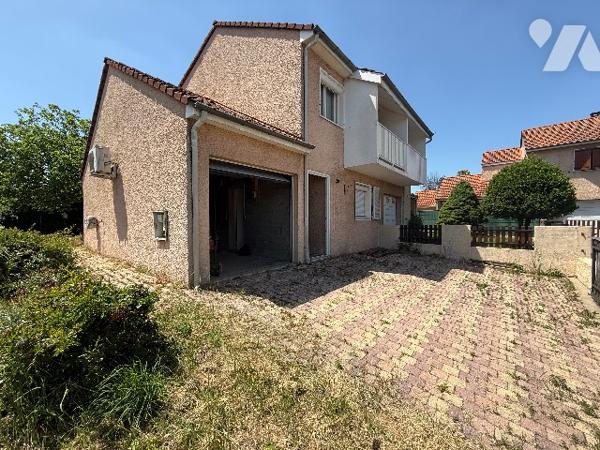 Corbas – Maison T3 / 4 de 80 m² avec jardin arboré, terrasse et garage
