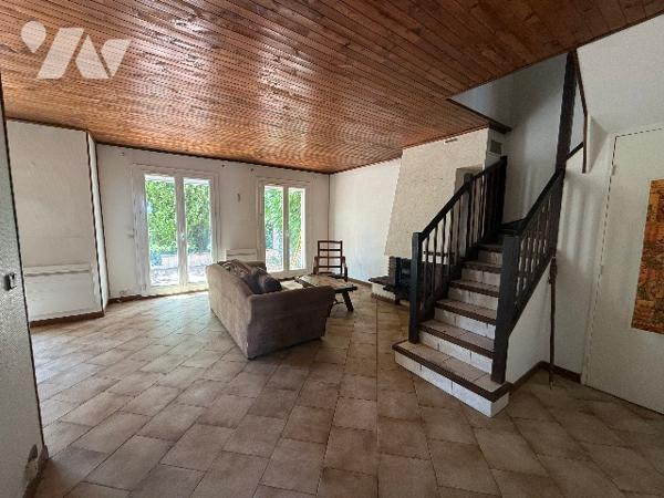 Corbas – Maison T3 / 4 de 80 m² avec jardin arboré, terrasse et garage