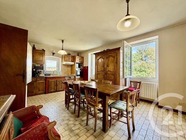 Maison à vendre  7 pièces - 137,40 m 2   AUBENAS  - 07