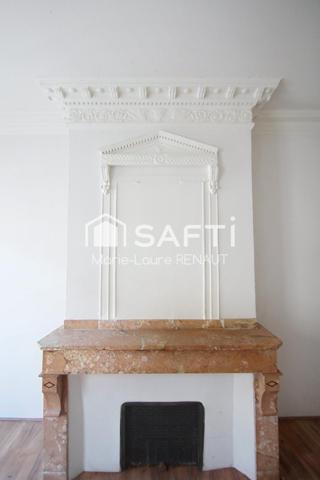 Appartement de 140 m² avec cour privative et dépendance en plein centre-ville