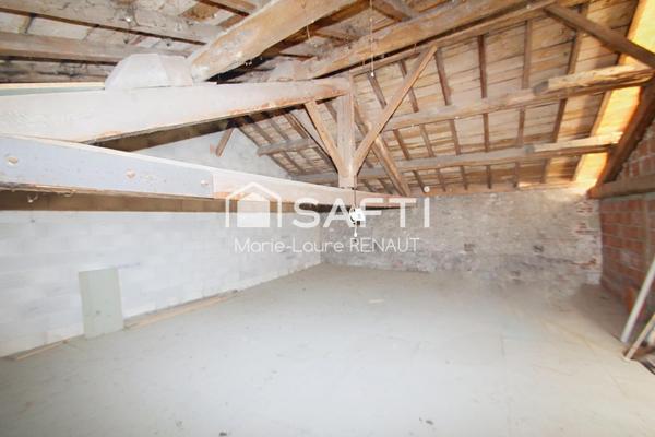 Appartement de 140 m² avec cour privative et dépendance en plein centre-ville