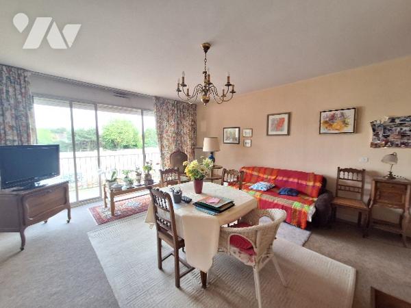 APPARTEMENT 2 CHAMBRES, BALCON, PARKING LIM. LESQUIN, FACHES, TEMPLEMARS