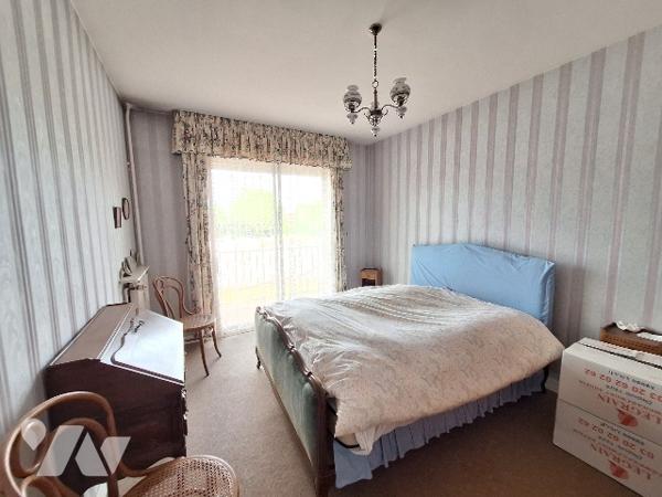 APPARTEMENT 2 CHAMBRES, BALCON, PARKING LIM. LESQUIN, FACHES, TEMPLEMARS