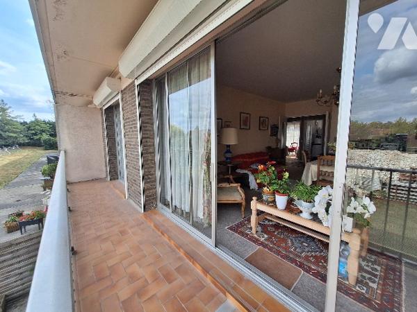 APPARTEMENT 2 CHAMBRES, BALCON, PARKING LIM. LESQUIN, FACHES, TEMPLEMARS