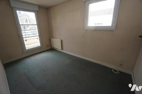 HYPER CENTRE, APPARTEMENT DE TYPE 4 avec ascenseur, UN PARKING, UN BOX et TERRASSE DE 44m²