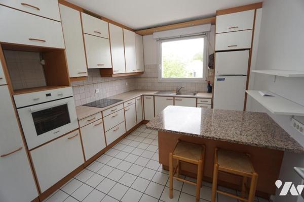 HYPER CENTRE, APPARTEMENT DE TYPE 4 avec ascenseur, UN PARKING, UN BOX et TERRASSE DE 44m²