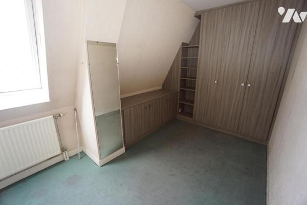 HYPER CENTRE, APPARTEMENT DE TYPE 4 avec ascenseur, UN PARKING, UN BOX et TERRASSE DE 44m²