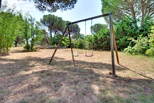 A VENDRE EN EXCLUSIVITE !  Maison Vidauban 4 pièces -107 m2- Terrain 2500m2- Piscine- Garage