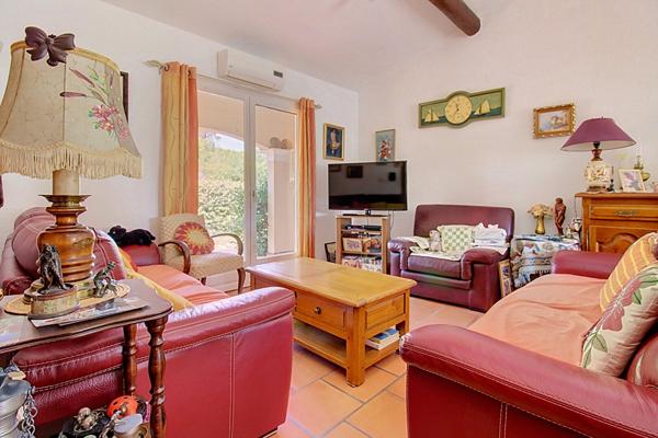 A VENDRE EN EXCLUSIVITE !  Maison Vidauban 4 pièces -107 m2- Terrain 2500m2- Piscine- Garage