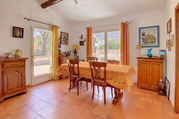 A VENDRE EN EXCLUSIVITE !  Maison Vidauban 4 pièces -107 m2- Terrain 2500m2- Piscine- Garage
