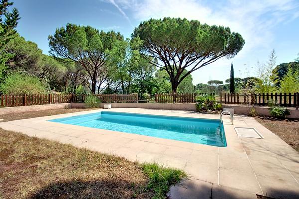 A VENDRE EN EXCLUSIVITE !  Maison Vidauban 4 pièces -107 m2- Terrain 2500m2- Piscine- Garage