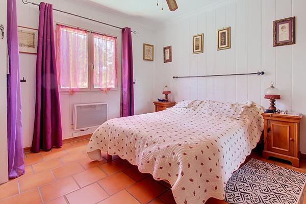 A VENDRE EN EXCLUSIVITE !  Maison Vidauban 4 pièces -107 m2- Terrain 2500m2- Piscine- Garage