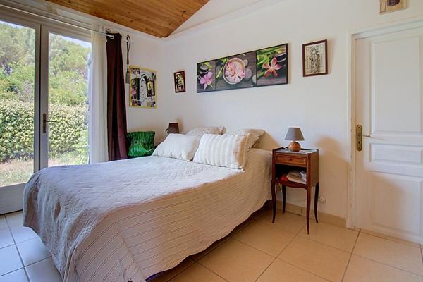 A VENDRE EN EXCLUSIVITE !  Maison Vidauban 4 pièces -107 m2- Terrain 2500m2- Piscine- Garage