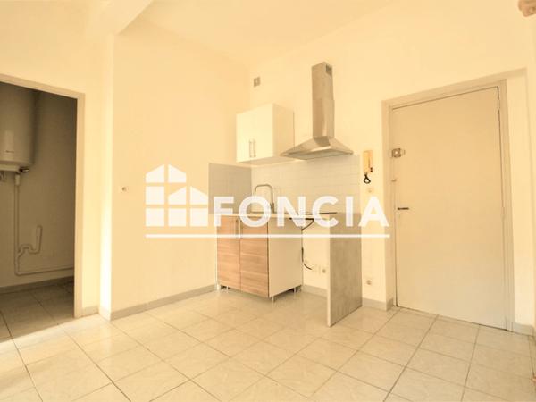 Location Appartement 2 pièces 30.67 m² - 32 RUE DE LA MADELEINE Nîmes 30000