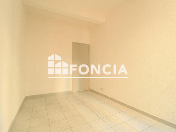 Location Appartement 2 pièces 30.67 m² - 32 RUE DE LA MADELEINE Nîmes 30000