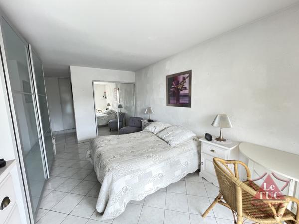 2 pièces, parking. 2 terrasses, deux salles de bains, 2 wc Cavalaire-sur-Mer (83240)