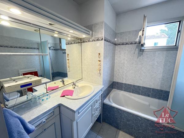 2 pièces, parking. 2 terrasses, deux salles de bains, 2 wc Cavalaire-sur-Mer (83240)