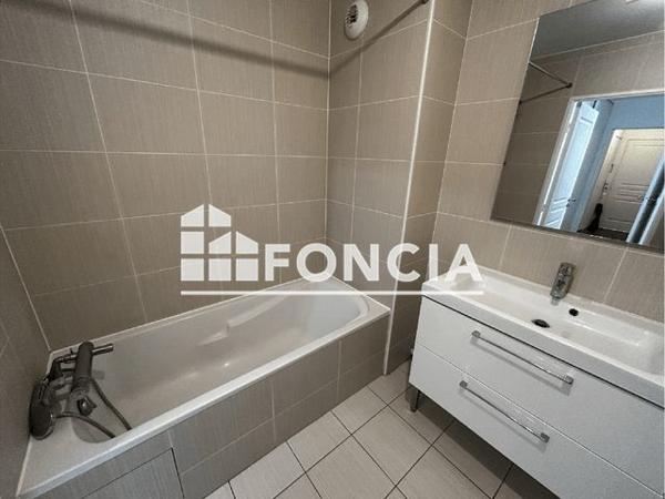 Location Appartement 3 pièces 72.2 m² - 36 RUE MONTESQUIEU Nanterre 92000