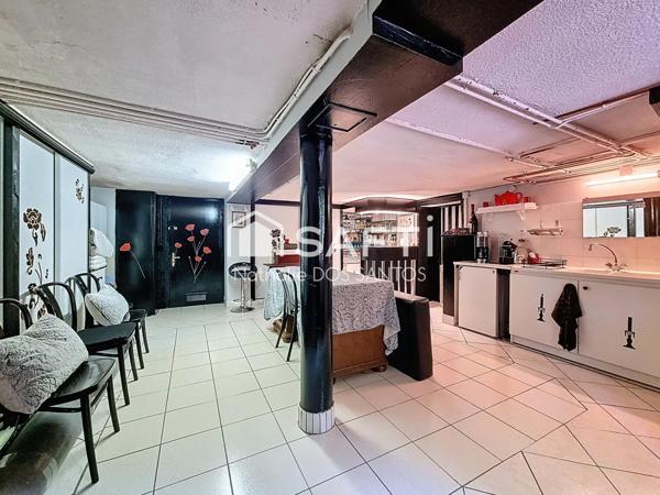 Maison pleine de charme élevée sur un sous sol total