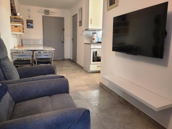 Studio cabine avec parking et balcon