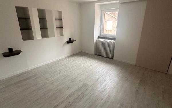 Maison à vendre    5 pièces •  Saint-Hilaire-Bonneval