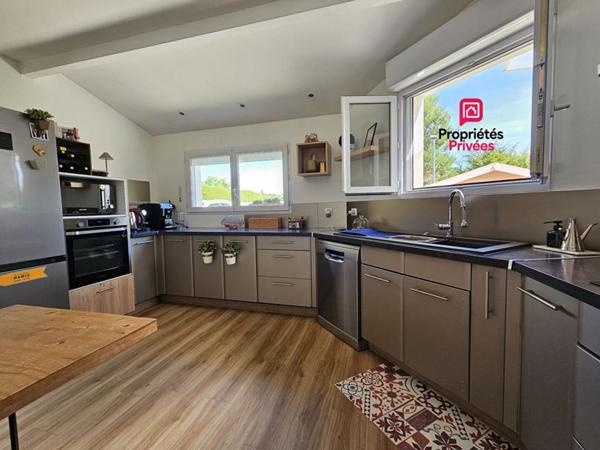 Maison plain-pied 95 m² - 3 chambres - piscine - garage - terrain 660 m² - Boé
