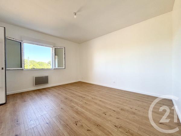 Maison à vendre  6 pièces - 197,51 m 2   PANAZOL  - 87
