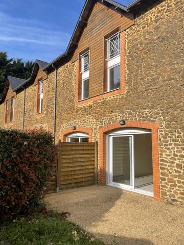 Saint-Saturnin (72650) AGREABLE MAISON T4 TRIPLEX AVEC ESPACE VERT INDEPENDANT ET DEUX PARKINGS PRIVES