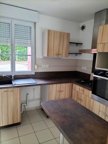 Saint-Saturnin (72650) AGREABLE MAISON T4 TRIPLEX AVEC ESPACE VERT INDEPENDANT ET DEUX PARKINGS PRIVES