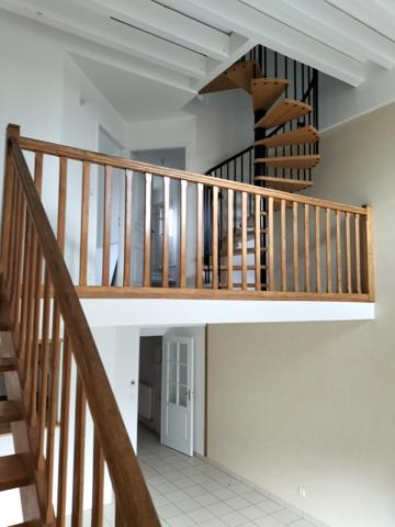 Saint-Saturnin (72650) AGREABLE MAISON T4 TRIPLEX AVEC ESPACE VERT INDEPENDANT ET DEUX PARKINGS PRIVES