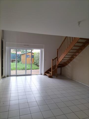 Saint-Saturnin (72650) AGREABLE MAISON T4 TRIPLEX AVEC ESPACE VERT INDEPENDANT ET DEUX PARKINGS PRIVES