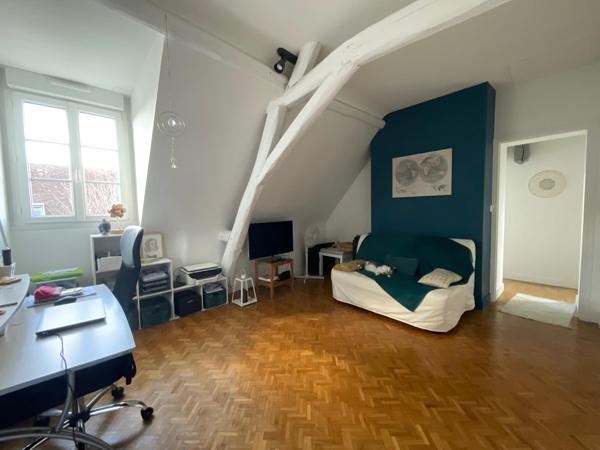 Maison ancienne entièrement rénovée – Grand jardin clos de 2 792 m²