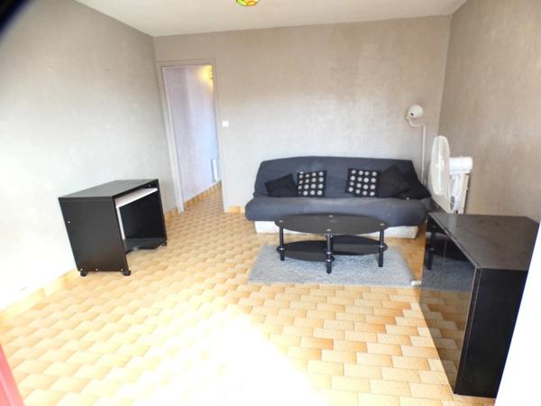 Mont Saint Martin. Appartement 2 pièces