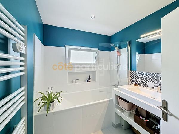 Vente
                Maison100 m² - 4 Pièces -
                    ANGLET (64600)