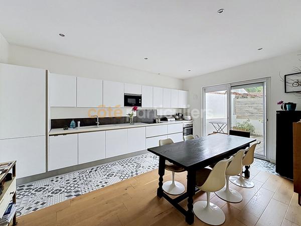 Vente
                Maison100 m² - 4 Pièces -
                    ANGLET (64600)