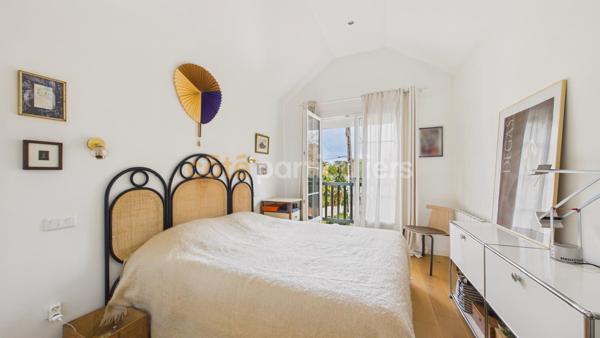 Vente
                Maison100 m² - 4 Pièces -
                    ANGLET (64600)