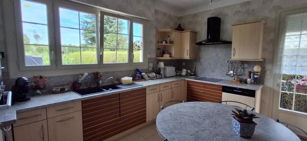 Maison spacieuse de 7 pièces à vendre à Levignen - Rare sur le marché !