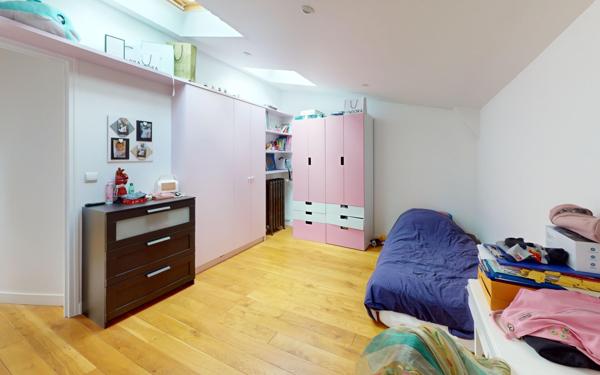 Maison à vendre    4 pièces • 241,56 m2 Asnières-sur-Seine