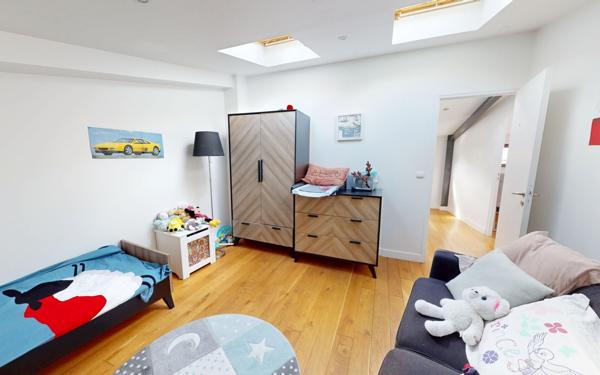 Maison à vendre    4 pièces • 241,56 m2 Asnières-sur-Seine