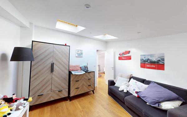 Maison à vendre    4 pièces • 241,56 m2 Asnières-sur-Seine