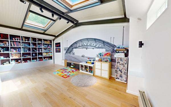 Maison à vendre    4 pièces • 241,56 m2 Asnières-sur-Seine