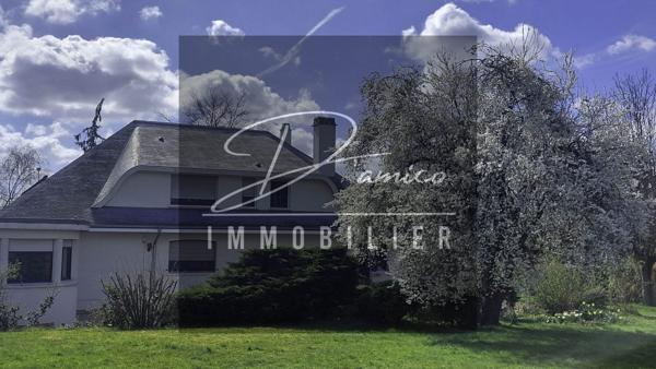 Maison individuelle de prestige 337 m² avec parc arboré de 3800 m² à Avesnes-les-Aubert