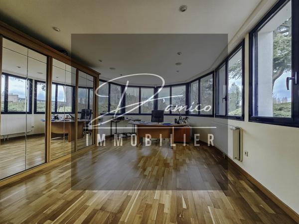 Maison individuelle de prestige 337 m² avec parc arboré de 3800 m² à Avesnes-les-Aubert