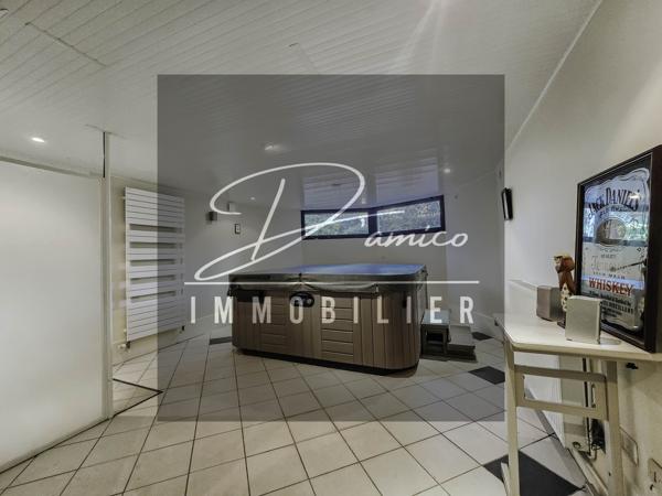 Maison individuelle de prestige 337 m² avec parc arboré de 3800 m² à Avesnes-les-Aubert