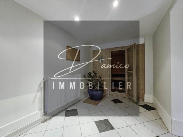 Maison individuelle de prestige 337 m² avec parc arboré de 3800 m² à Avesnes-les-Aubert